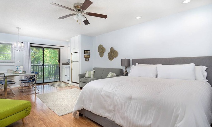 Lake Lure Apartment | 44 m² Studio flat ∙ 1 bedroom ∙ 4 guests