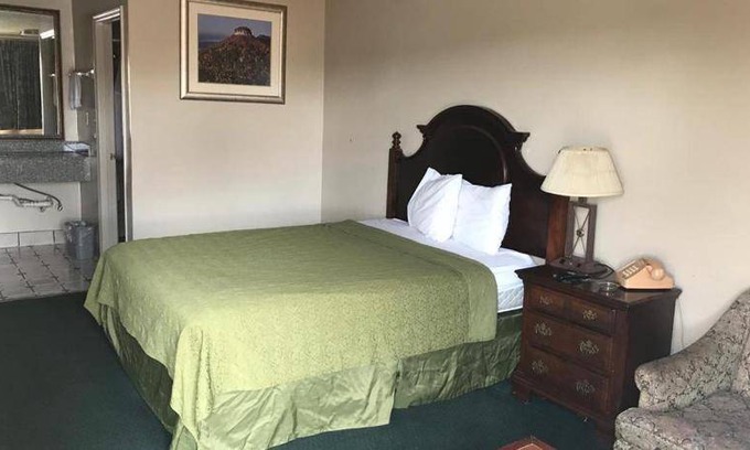 Winston - Salem Hotel | 45 m² Hotel ∙ 2 bedrooms ∙ 4 guests