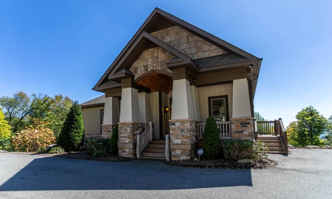 Sugar Mountain House | 457 m² House ∙ 4 bedrooms ∙ 9 guests