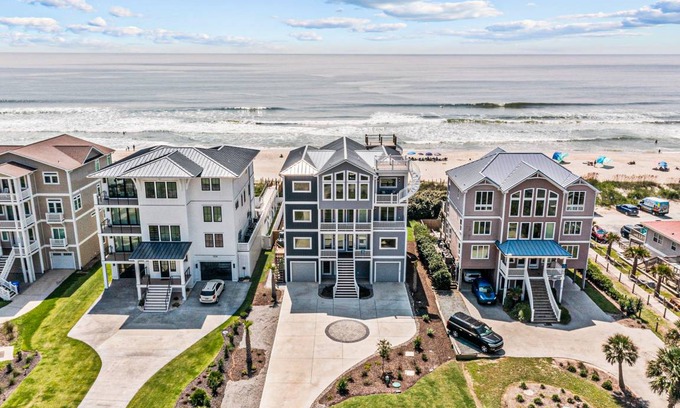 Surf City House | 464 m² House ∙ 10 bedrooms ∙ 29 guests