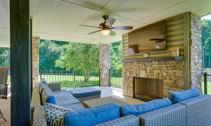 Hayesville House | 464 m² House ∙ 5 bedrooms ∙ 13 guests