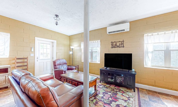 Waynesville Apartment | 47 m² Studio flat ∙ 2 guests