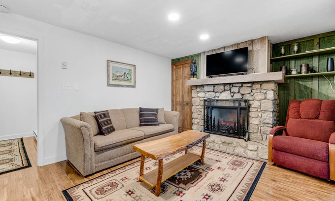 Sugar Mountain Condo | 48 m² Condo ∙ 1 bedroom ∙ 4 guests
