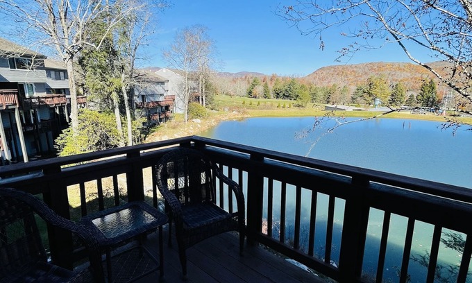 Sugar Mountain Condo | 4B Condo Walking Distance to Tubing! Sleeps 10!