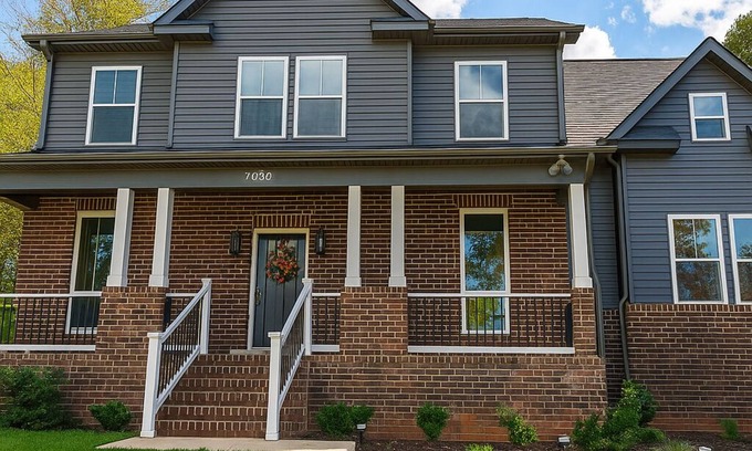 Westport House | 5-Bedroom Family House - Lake Norman - Westport