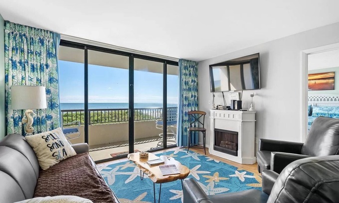 Ash Condo | 50 Steps to Beach-Oceanfront 4 beds-3BR/2Bath