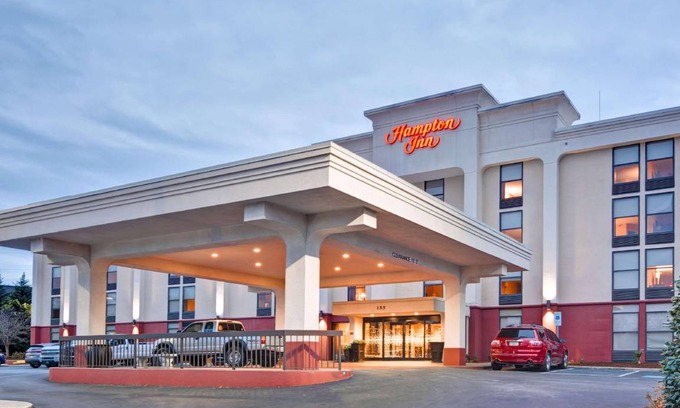 Hendersonville Hotel | 55 m² Hotel ∙ 127 guests