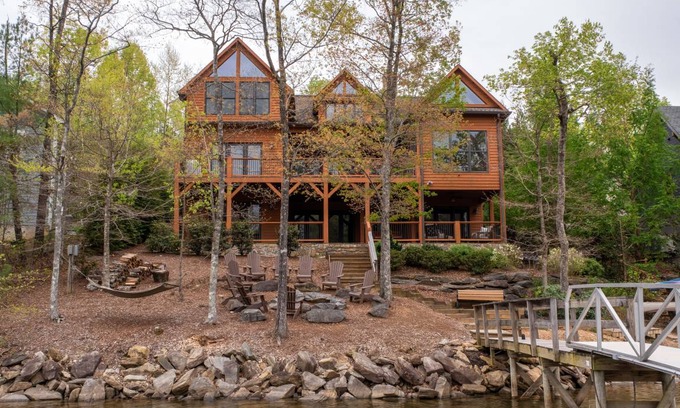 Marion Lake Club Cabin | 562 m² Cabin ∙ 5 bedrooms ∙ 12 guests