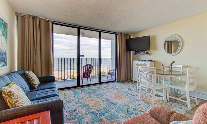 Wilmington Beach Condo | 61 m² Condo ∙ 1 bedroom ∙ 6 guests