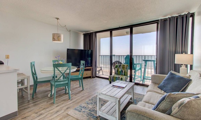 Wilmington Beach Condo | 61 m² Condo ∙ 1 bedroom ∙ 6 guests