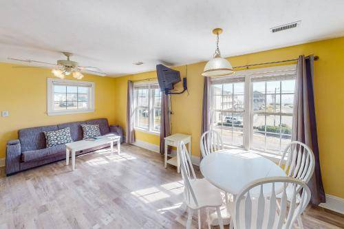Surf City Apartment | 61 m² Serviced apartment ∙ 2 bedrooms ∙ 4 guests