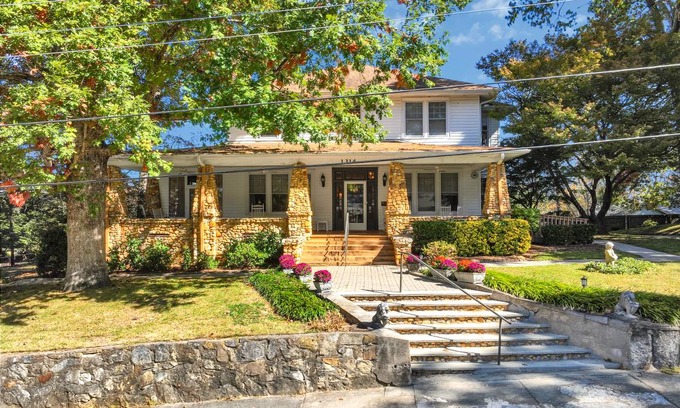 Hyman Heights Historic District House | 623 m² House ∙ 10 bedrooms ∙ 24 guests