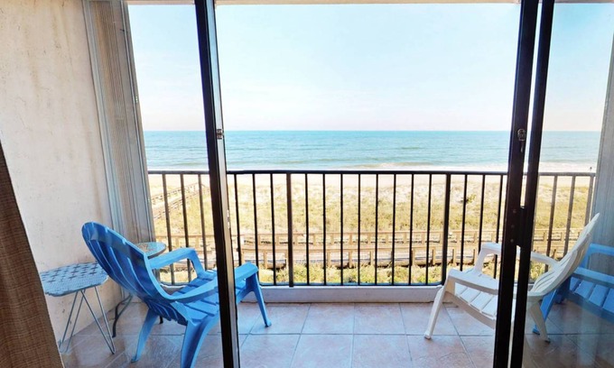 Carolina Beach Condo | 67 m² Condo ∙ 2 bedrooms ∙ 6 guests