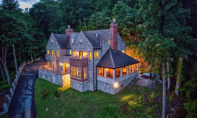 Banner Elk House | 687 m² House ∙ 6 bedrooms ∙ 14 guests