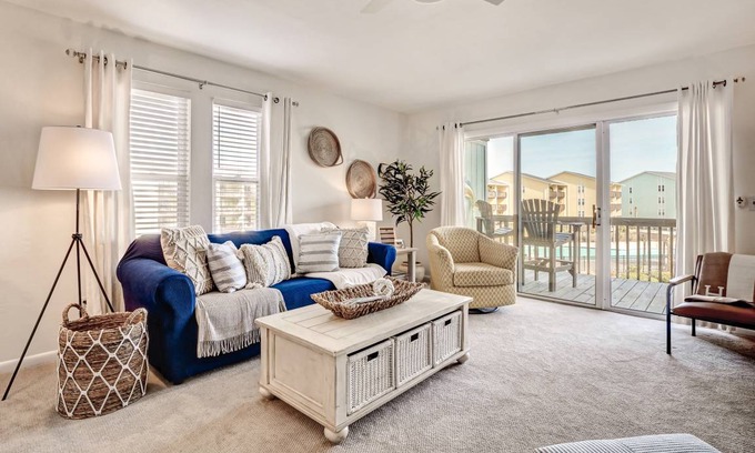 Surf City Condo | 69 m² Condo ∙ 1 bedroom ∙ 6 guests