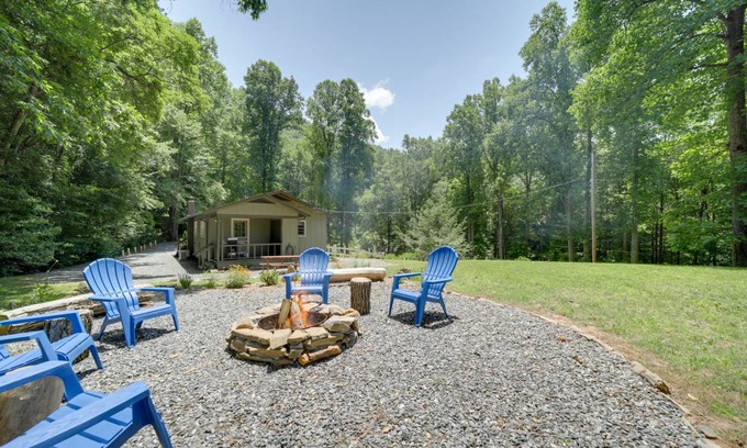 Bryson City Cottage | 70 m² Cabin ∙ 2 bedrooms ∙ 6 guests