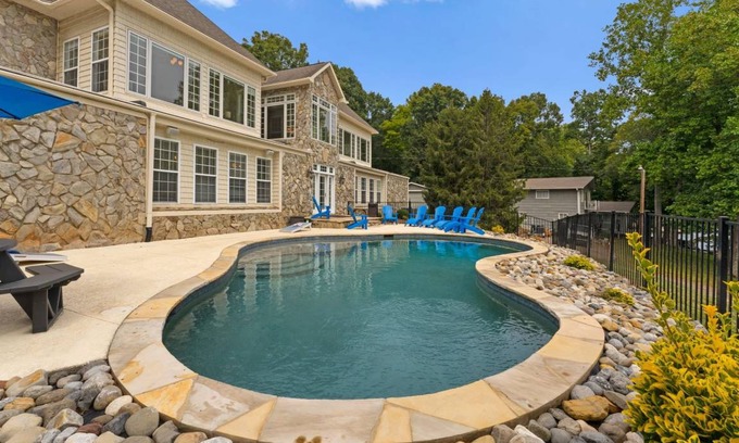 Troutman House | 709 m² House ∙ 6 bedrooms ∙ 20 guests