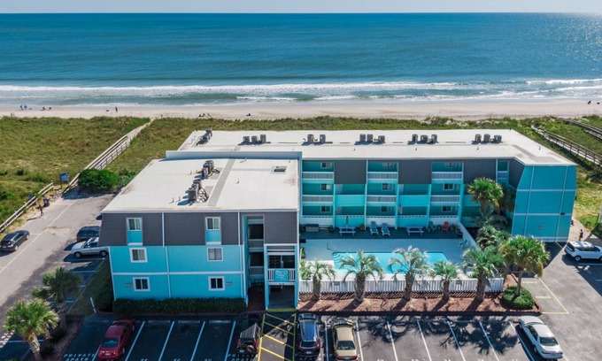 North Carolina Coast Condo | 73 m² Condo ∙ 2 bedrooms ∙ 7 guests