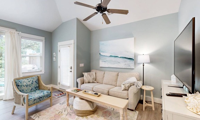 Corolla Light Condo | 74 m² Condo ∙ 2 bedrooms ∙ 4 guests