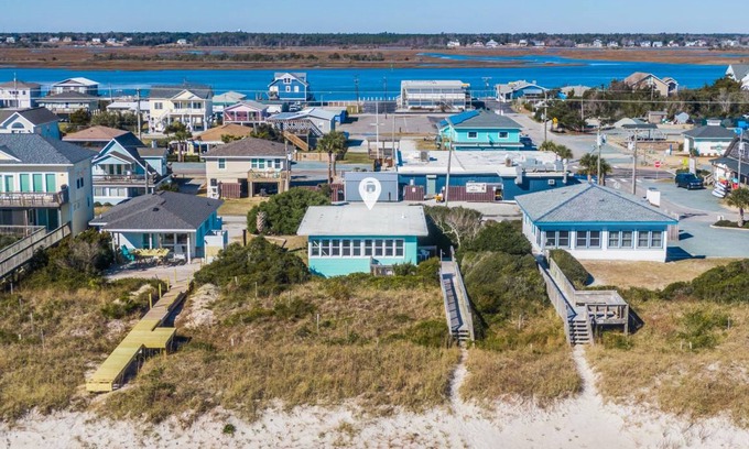Topsail Beach House | 74 m² House ∙ 2 bedrooms ∙ 4 guests