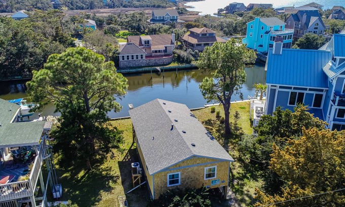 Brigands' Bay House | 80 m² House ∙ 3 bedrooms ∙ 6 guests