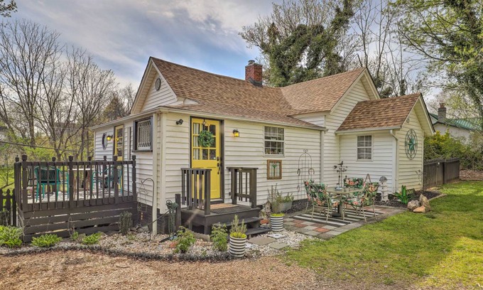 Woodfin House | 85 m² House ∙ 2 bedrooms ∙ 4 guests