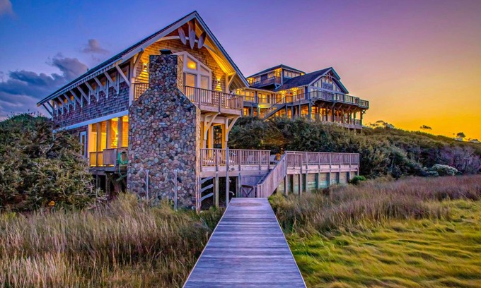 Buxton House | 863 m² House ∙ 8 bedrooms ∙ 20 guests