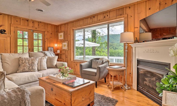 Candler House | 92 m² House ∙ 2 bedrooms ∙ 4 guests