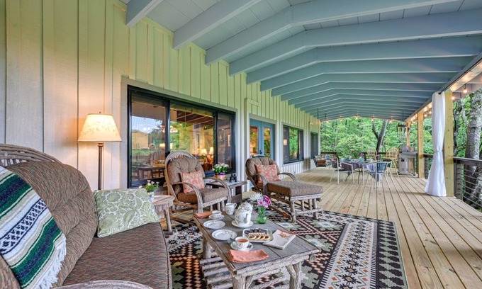 Bryson City Cottage | 93 m² Cabin ∙ 2 bedrooms ∙ 4 guests