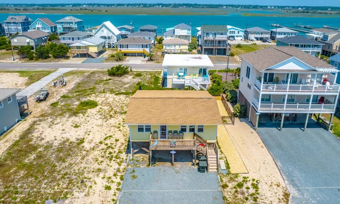 Topsail Beach House | 94 m² House ∙ 3 bedrooms ∙ 6 guests