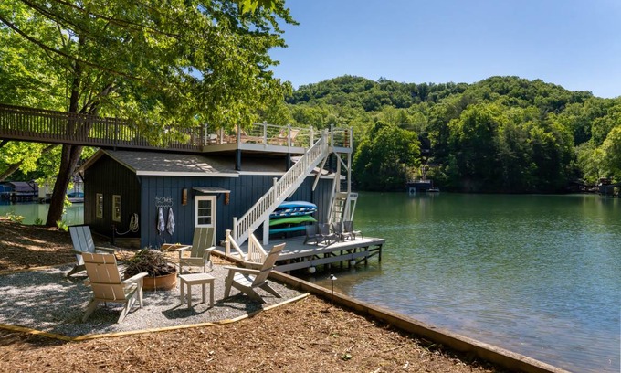 Lake Lure House | 96 m² House ∙ 3 bedrooms ∙ 6 guests