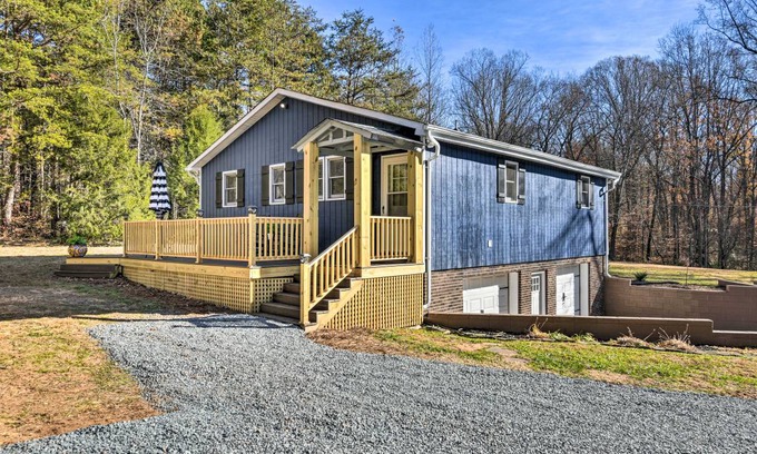 Yadkinville Cottage | 97 m² Cabin ∙ 2 bedrooms ∙ 6 guests