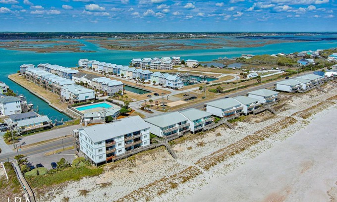 Topsail Beach Condo | 99 m² Condo ∙ 2 bedrooms ∙ 4 guests