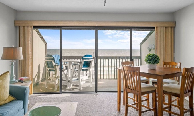 Wilmington Beach Condo | A touch of Paradise Oceanfront Views BBQs & a POOL
