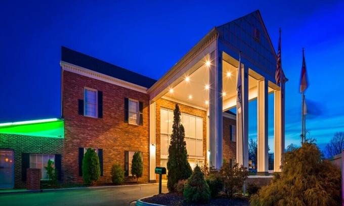 Hendersonville House | Amazing views , near apple orchards and local winerys