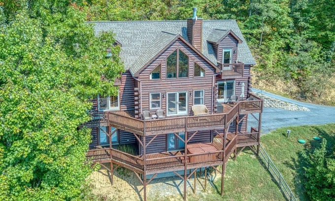 Waynesville House | Appalachian View- 3 bedroom log cabin offering fabulous mountain views. Hot tub, WiFi, Pet friend.