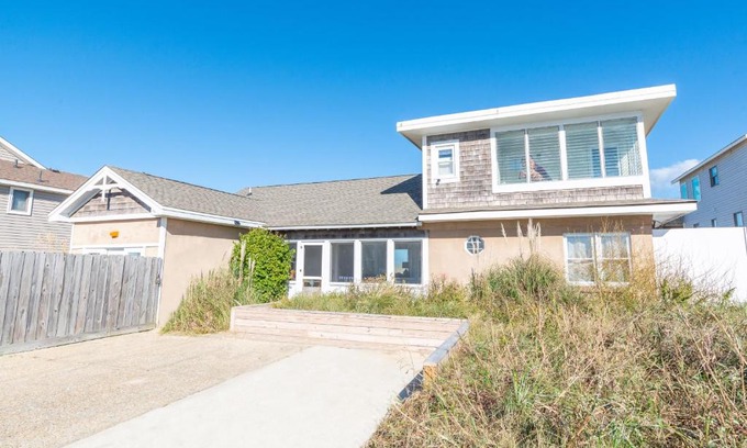 South Nags Head House | Aqua Nights