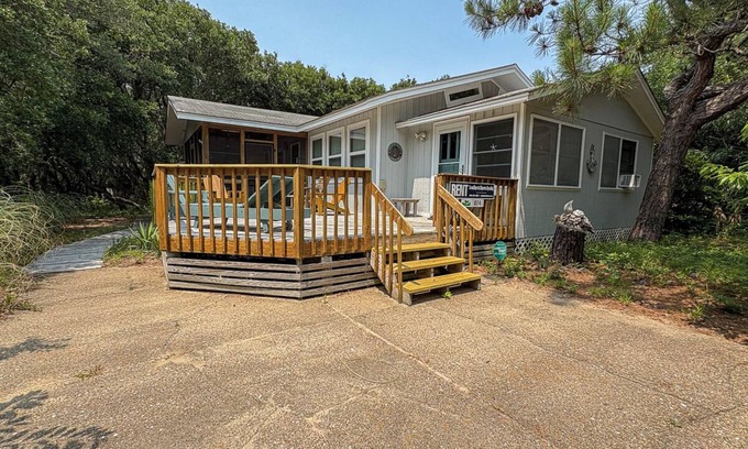 Southern Shores House | Atlantic Shanty - Quaint 3 BR Oceanside home in Southern Shores