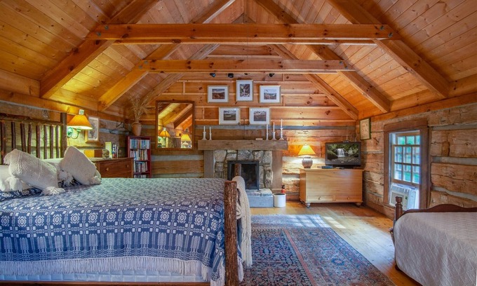 Pisgah Forest Cabin | Aunt Babbies Cabin | 1 Bed, 1 Bath