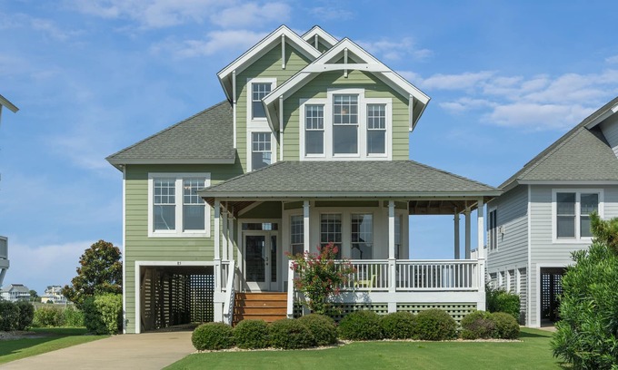 Manteo House | Ballast Point Villa 85: Comfortable and casual elegance sums up this Pirate's Co