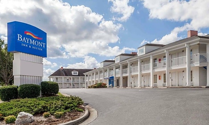 Hickory Hotel | Baymont by Wyndham Hickory