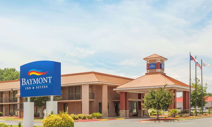Gold Rock Hotel | Baymont by Wyndham Rocky Mount I-95