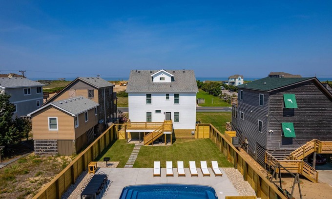 Colington House | Beach House! Semi-Ocean Front, Free Heated Pool, Hot Tub, Fully Renovated!