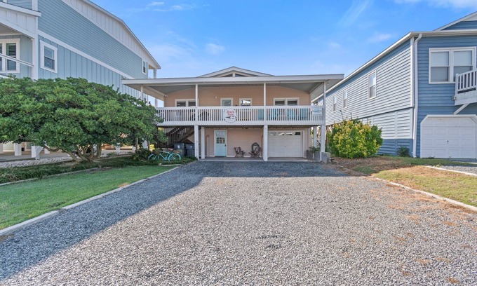 Holden Beach House | "Beach Nuts" 5 Bedroom, 3 Bathroom Oceanfront home.
