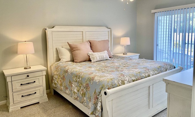 Sunset Beach Condo | Beautiful 3 Bdrm Condo, w/ private golf course views & 5miles from Sunset Beach
