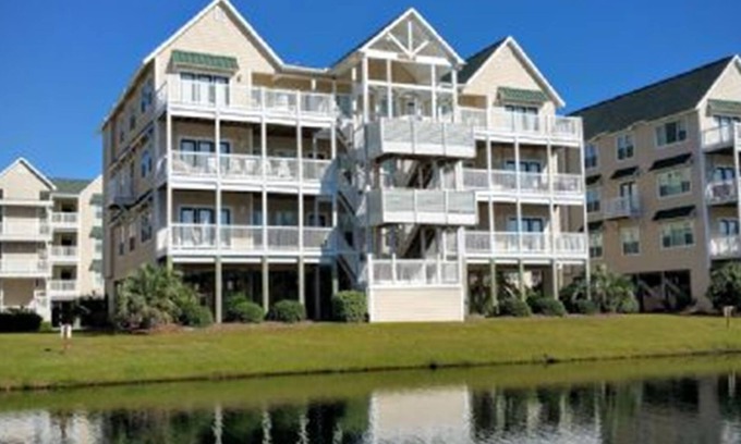 Ocean Isle Beach Condo | Beautiful condo. Short walk to the beach! Linens & Towels included. Beds Made!