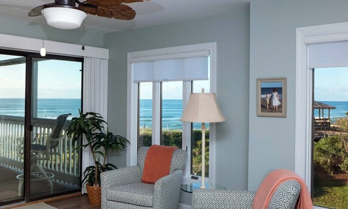 Emerald Isle Condo | Beautiful Corner Oceanfront 3 Bedroom 2 Bath Condo
