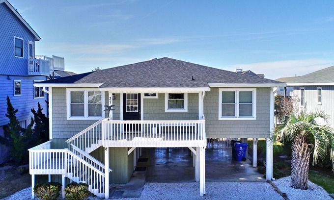 Ocean Isle Beach House | Beautiful deep water beach house