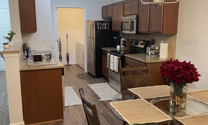 Fayetteville Apartment | Beautiful Two Bedroom Villa 15 min from Ft. Bragg! Custom V-day Decor packages!๐น