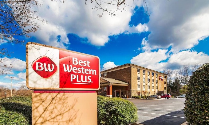 Pineville Hotel | Best Western Plus Pineville-Charlotte South